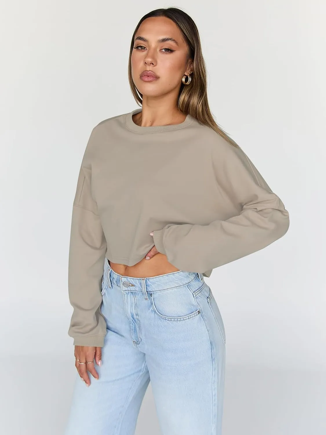 Trendy Queen Cropped Sweatshirts for Women Oversized Crewneck Sweaters Long Sleeve Tops Fall Winter Clothes 2025