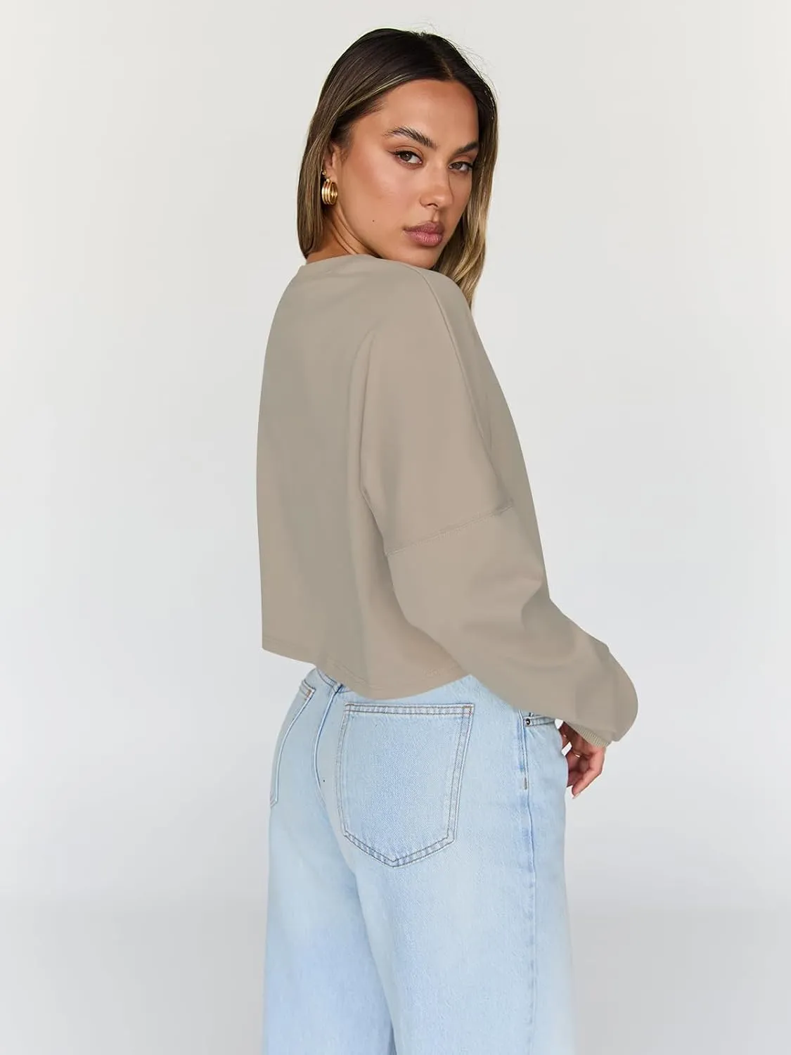 Trendy Queen Cropped Sweatshirts for Women Oversized Crewneck Sweaters Long Sleeve Tops Fall Winter Clothes 2025