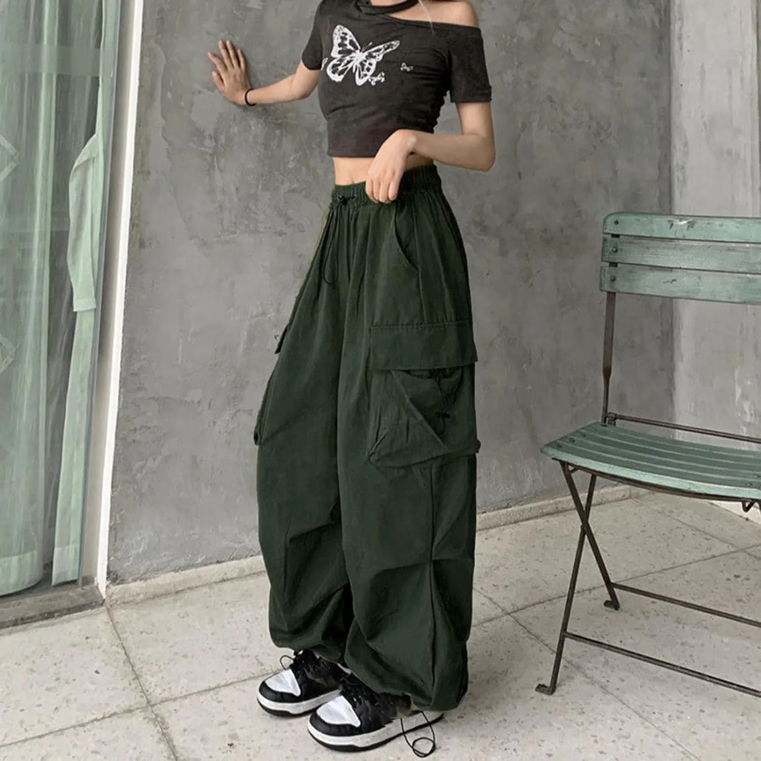 Women's Wide Leg Sweatpants Elastic High Waist Straight Leg Athletic 2025 Trendy Casual Baggy Trousers with Pockets