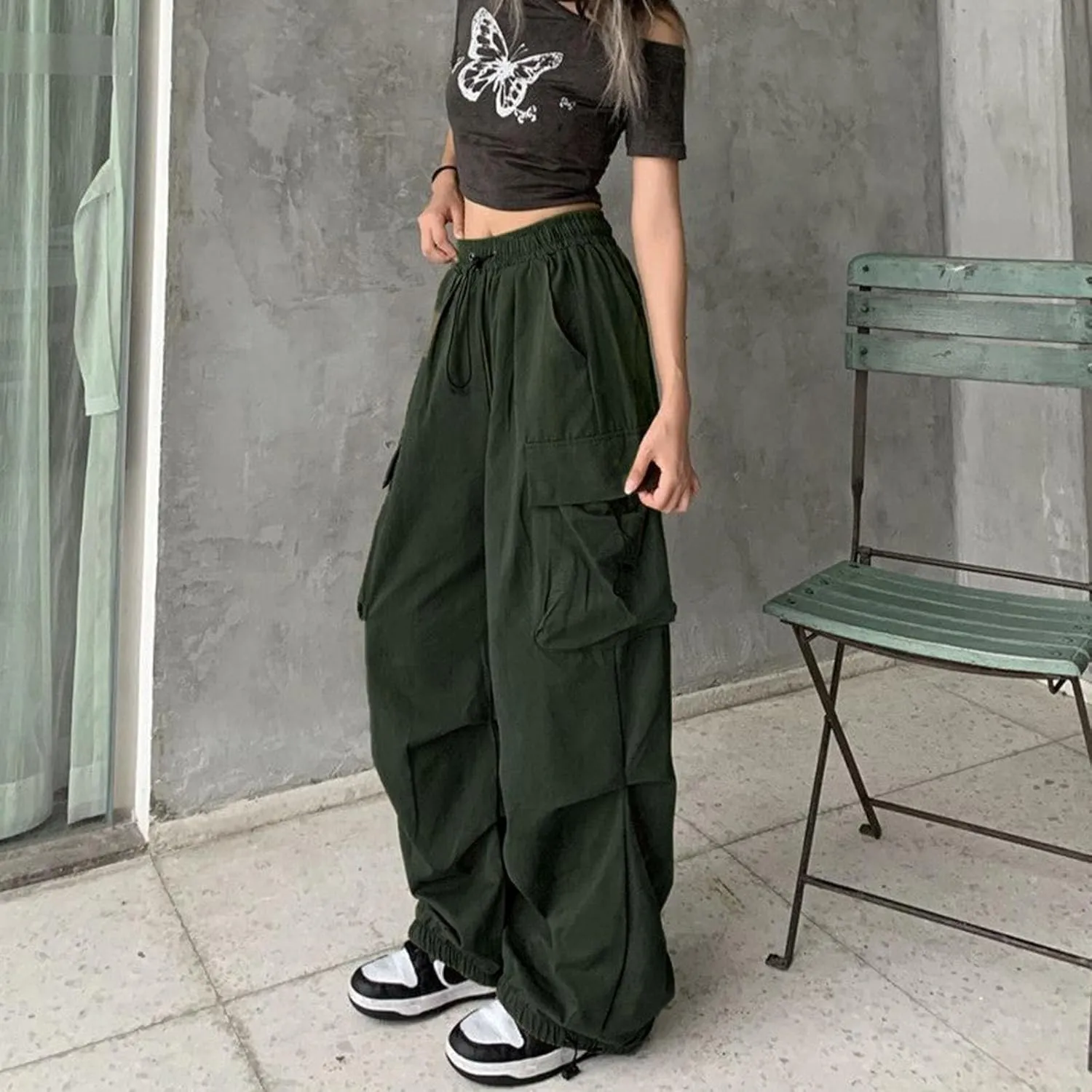 Women's Wide Leg Sweatpants Elastic High Waist Straight Leg Athletic 2025 Trendy Casual Baggy Trousers with Pockets